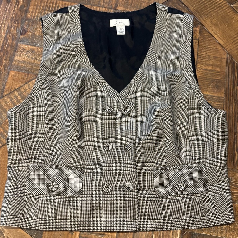 LOFT Gray and Black Plaid Women's Vest in size 12. Great condition